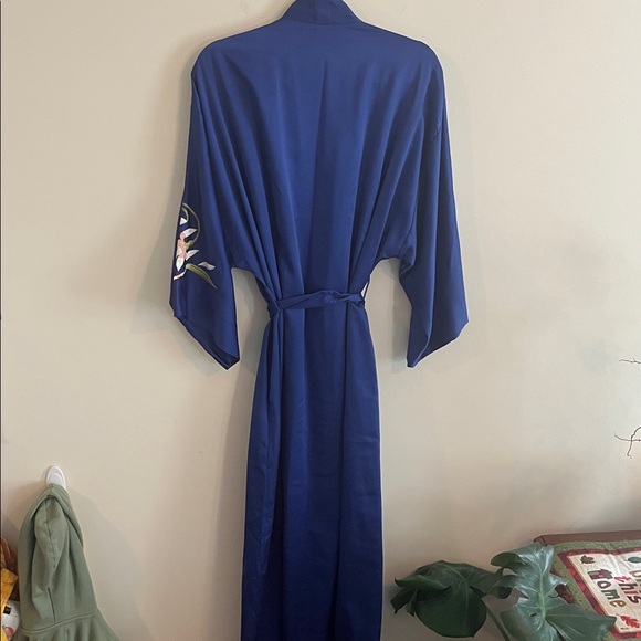Vintage Natori Embroidered Satin Bathrobe Dressing‎ Gown Blue Floral Blue - Picture 6 of 7